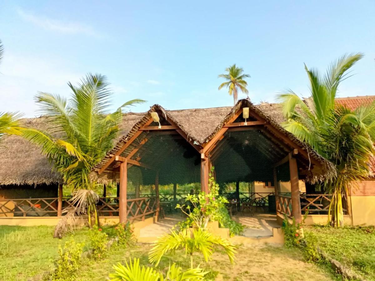 The Tottam Beach Hotel - Trincomalee Exterior foto