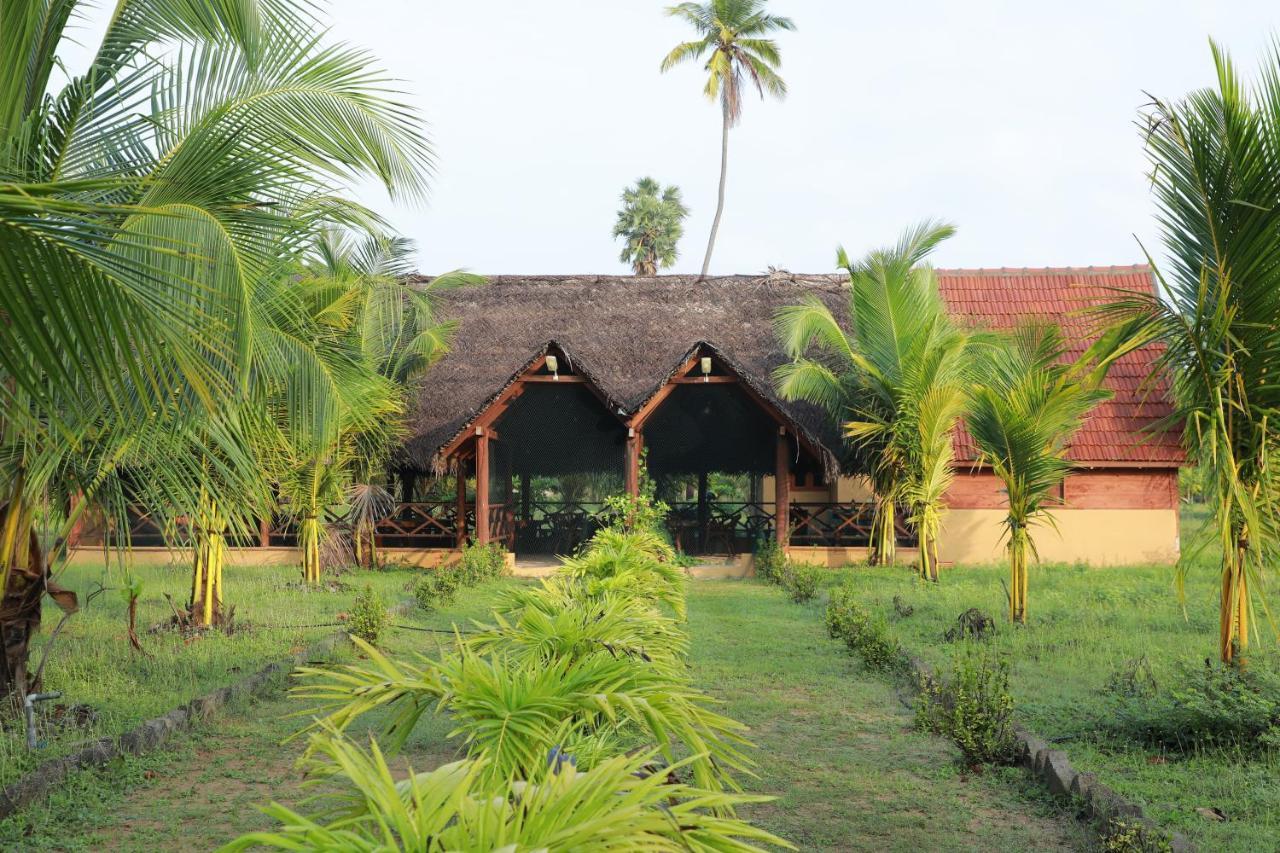 The Tottam Beach Hotel - Trincomalee Exterior foto