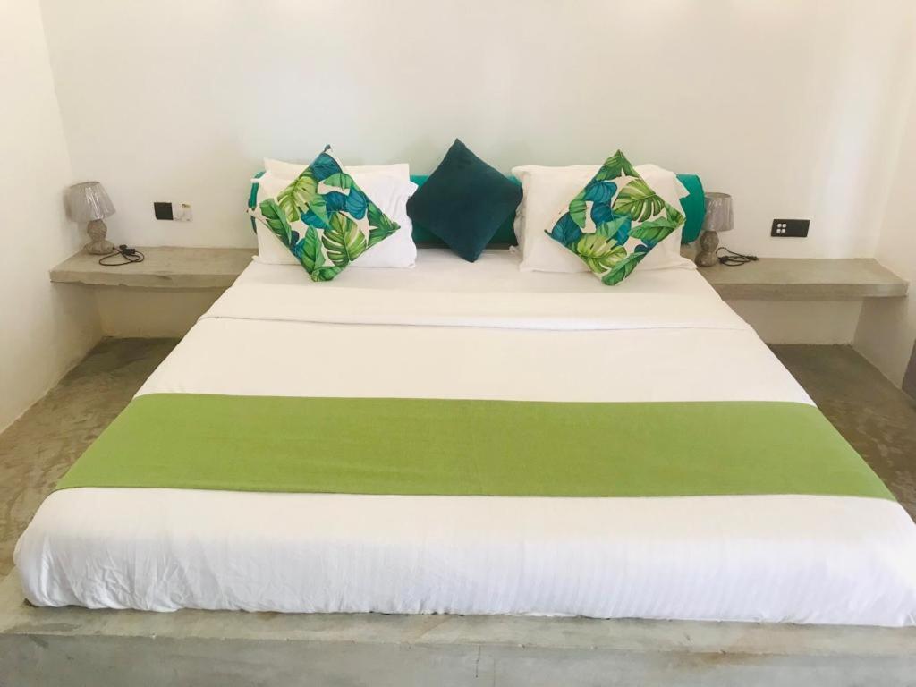 The Tottam Beach Hotel - Trincomalee Exterior foto